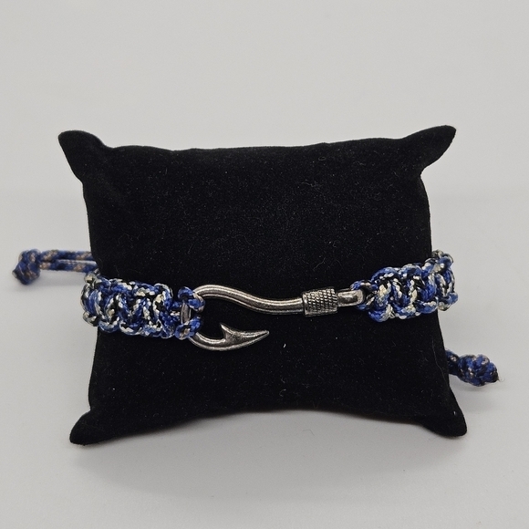 Jewelry - blue black white macrame slider bracelet with fish hook charm